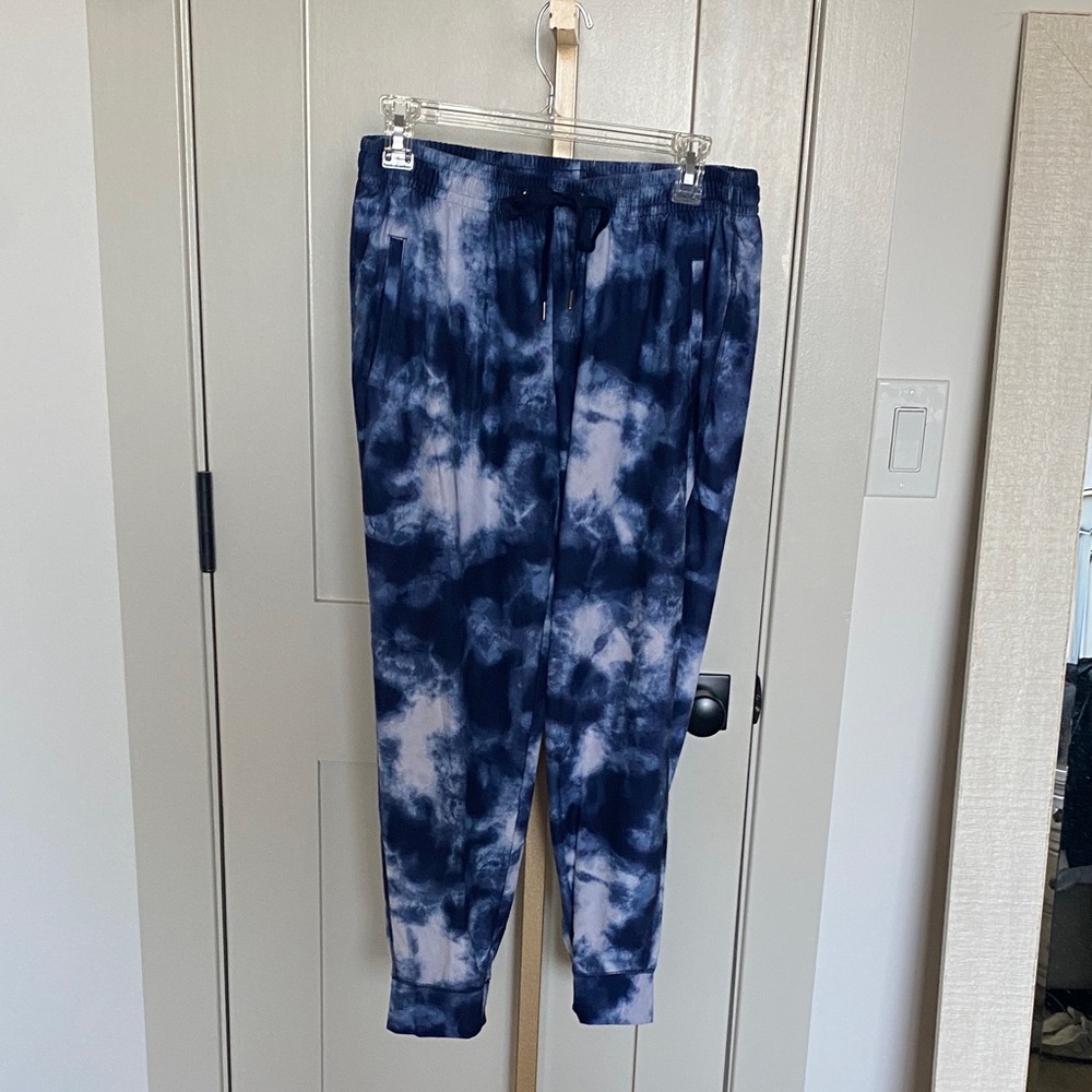 Old Navy Women’s Navy Tie-Dye Joggers